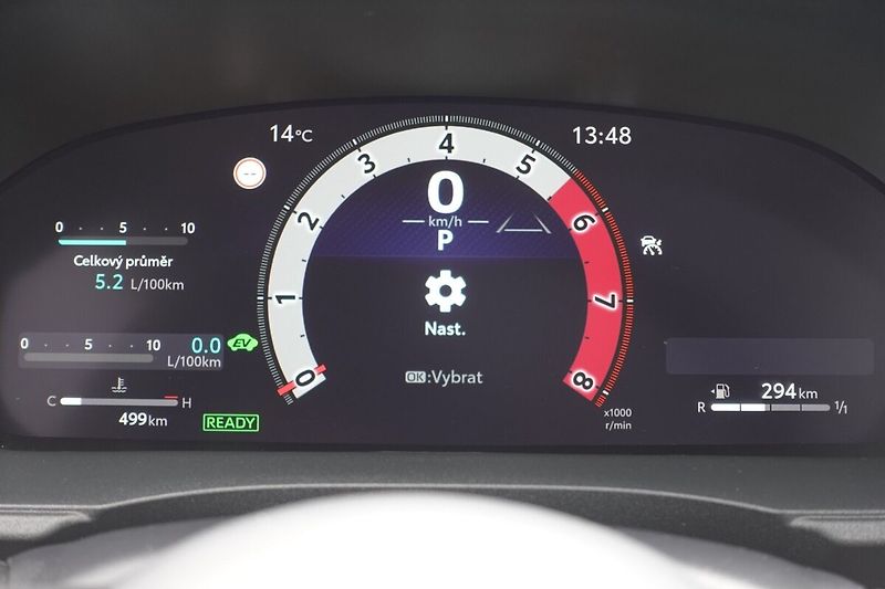 Toyota Yaris 1,5 HEV GR SPORT VIP Skyview - fotka 27 z 35