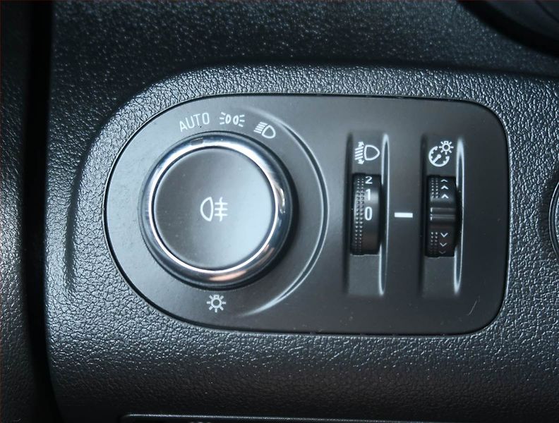 Opel Combo (2022) 1.2 Turbo, ČR, DPH - fotka 11 z 14