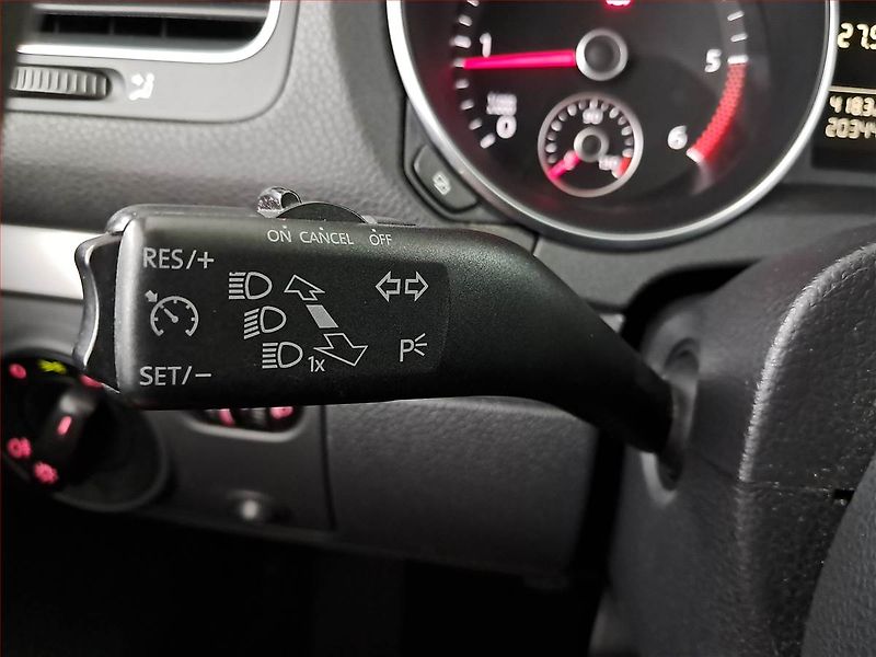 Volkswagen Golf (2012) 1.6 TDI, Tempomat - fotka 15 z 16