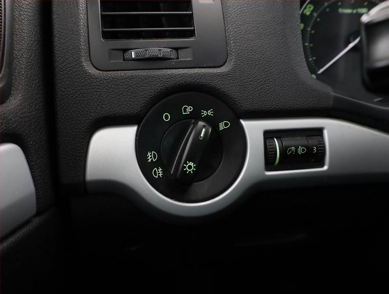 Škoda Octavia (2007) Scout 2.0, 4X4, Tempomat - fotka 12 z 16