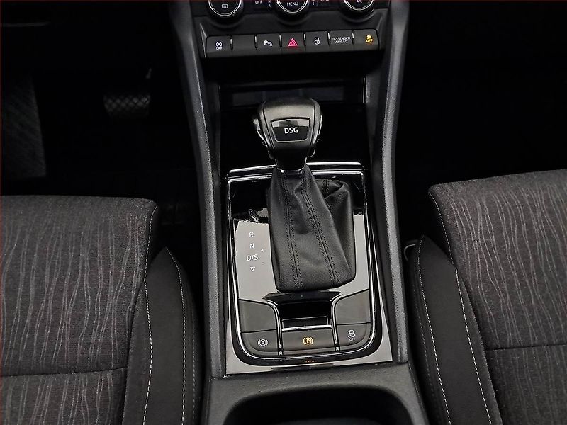 Škoda Karoq (2018) Style 1.6 TDI, Automat, Navi - fotka 13 z 24