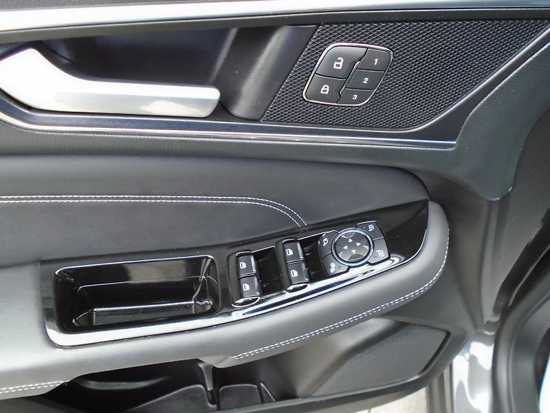 Ford Galaxy 2.5 Durarec FHEV Vignale 7míst - fotka 20 z 46