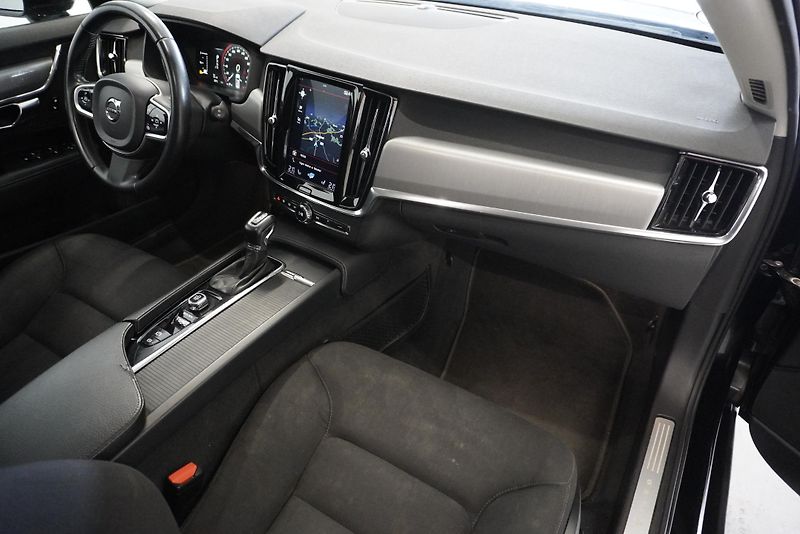 Volvo V90 2.0 D4 MOMENTUM AUTOMAT 8st. - fotka 27 z 31