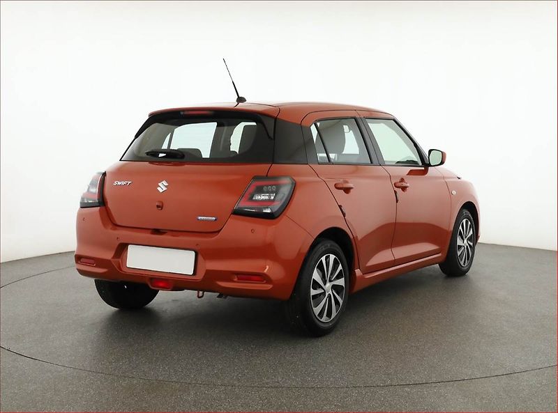 Suzuki Swift (2024) 1.2, ČR,1.maj, Serv.kniha - fotka 5 z 15