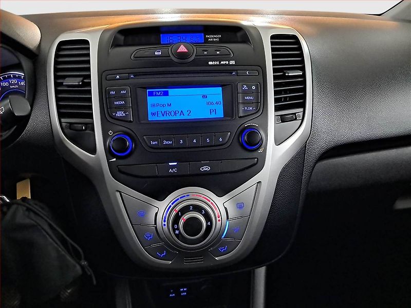 Hyundai ix20 (2017) 1.4 CVVT, Serv.kniha - fotka 12 z 22