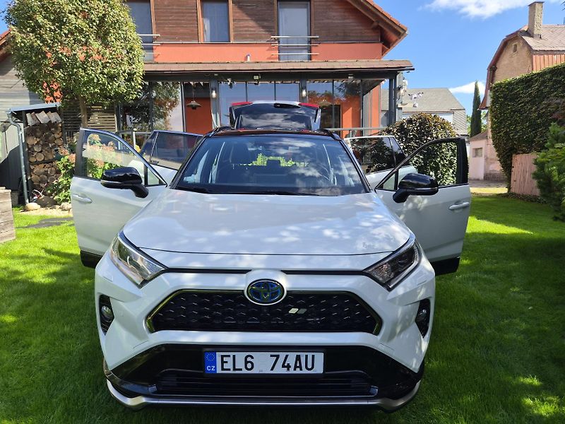 Toyota RAV4 (2022) ZÁRUKA 2027, PHEV, DPH,  - fotografie inzerátu