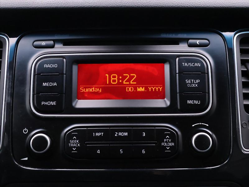 Kia Carens 1,7 CRDi 85kW CZ Comfort 2.Maj - fotka 19 z 29