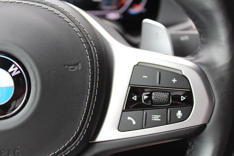 BMW X6 xDrive30d - fotka 13 z 25
