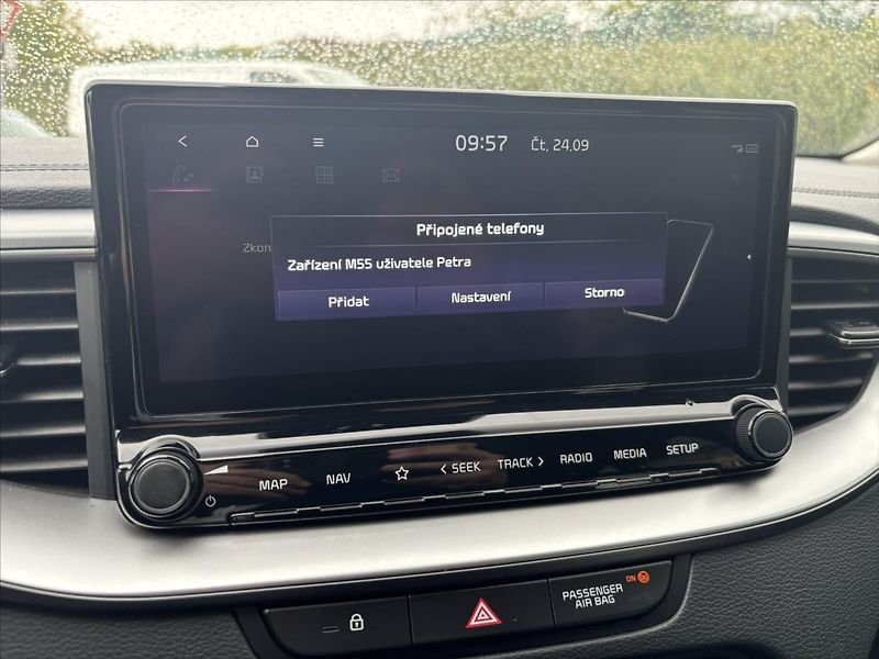 Kia Ceed 1,5 TGDi TOP ZÁRUKA CARPLAY - fotka 26 z 42
