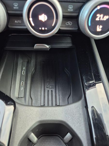 Škoda Superb Combi 2,0 TDI DSG 4x4 142kW L& - fotka 39 z 41