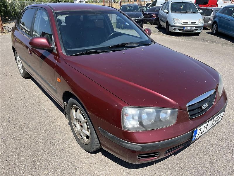 Hyundai Elantra 2,0 CRDi KLIMA TAŽNÉ STK 12/27 - fotka 3 z 29