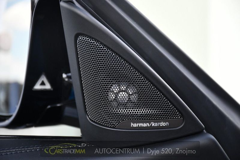 BMW M4 3.0 317kW HUD LED DPH - fotka 31 z 57