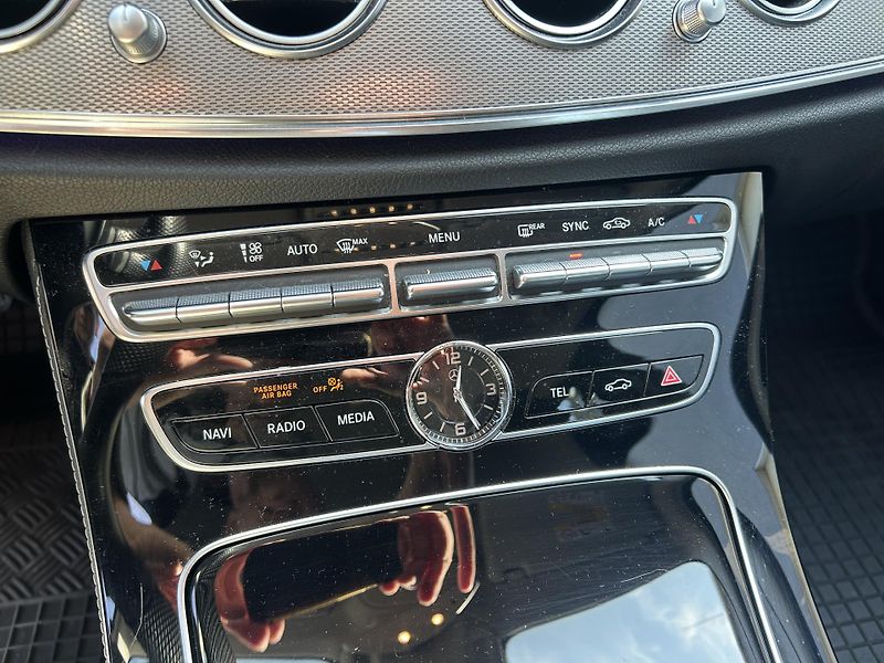 Mercedes-Benz Třídy E E 350d 190kW nové v ČR 58639km - fotka 50 z 61