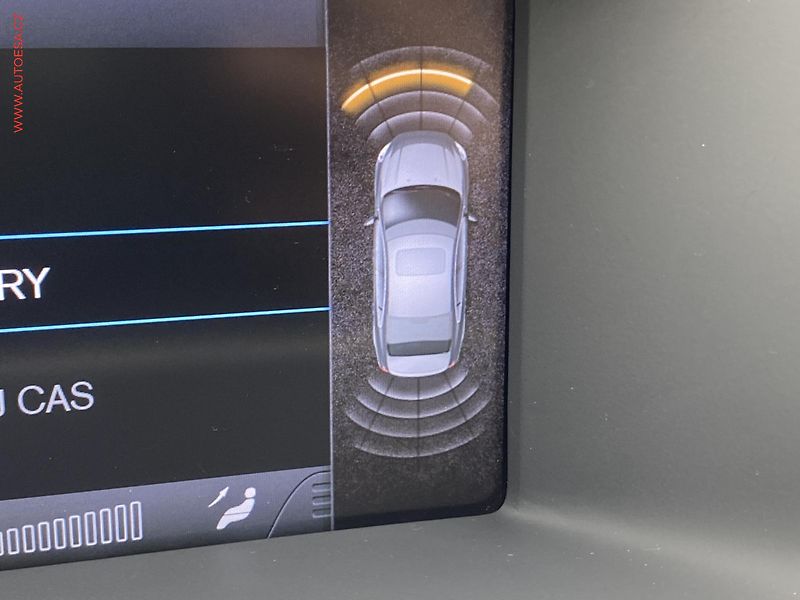 Volvo S60 (2013) 2.4 D5, Summum, bixen - fotka 16 z 19