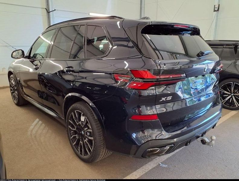 BMW X5 xDrive40i - fotka 8 z 9