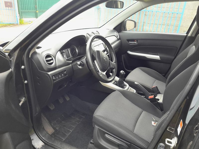 Suzuki Vitara 1,6 VVT Serviska 2x klíč - fotka 15 z 23