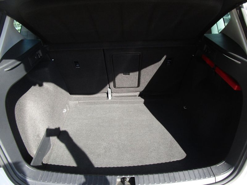 Seat Ateca 1,6TDI-85KW-NOVÁ STK - fotka 6 z 22