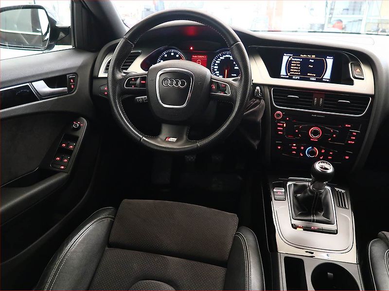Audi A4 (2011) 1.8 TFSI, Serv.kniha, Xenony - fotka 7 z 17