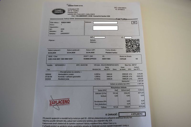 Land Rover Defender 110 D300 SE *ZÁRUKA*TAŽNÉ*ČR* - fotka 52 z 55