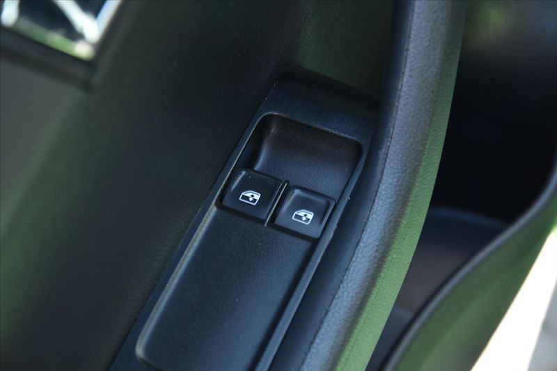 Škoda Fabia 1.0 TSI 81kW TAŽNÉ SERVIS. KN. - fotka 17 z 22