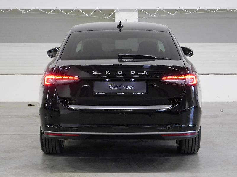 Škoda Superb - fotka 6 z 29