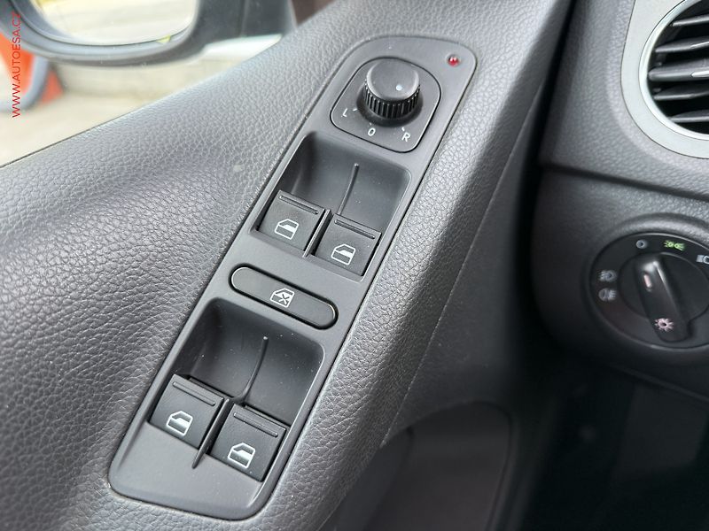 Volkswagen Tiguan (2008) 2.0 TDi 4x4, ČR, Sport - fotka 11 z 14