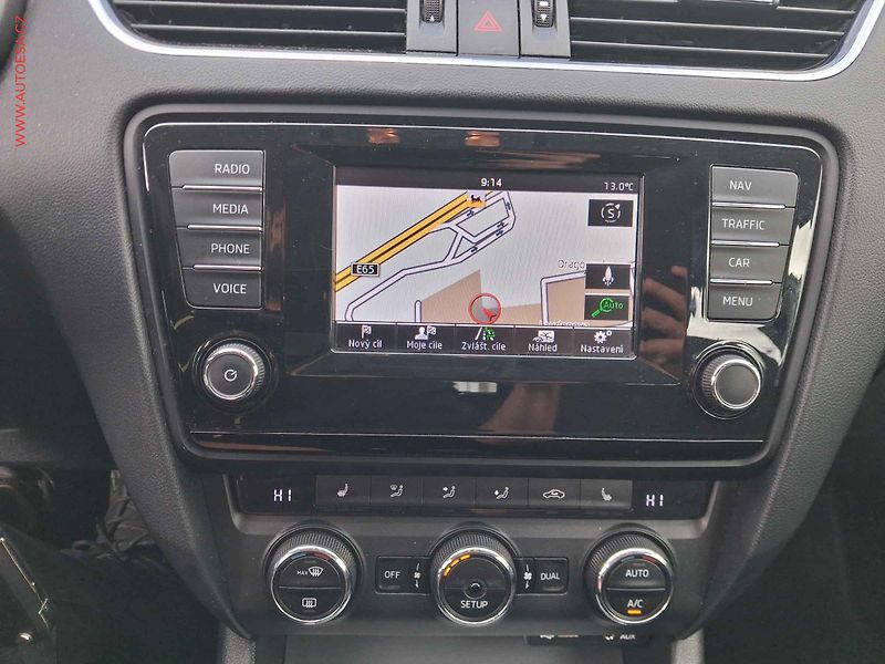 Škoda Octavia (2014) 2.0 TDi, ČR, Elegance - fotka 17 z 18