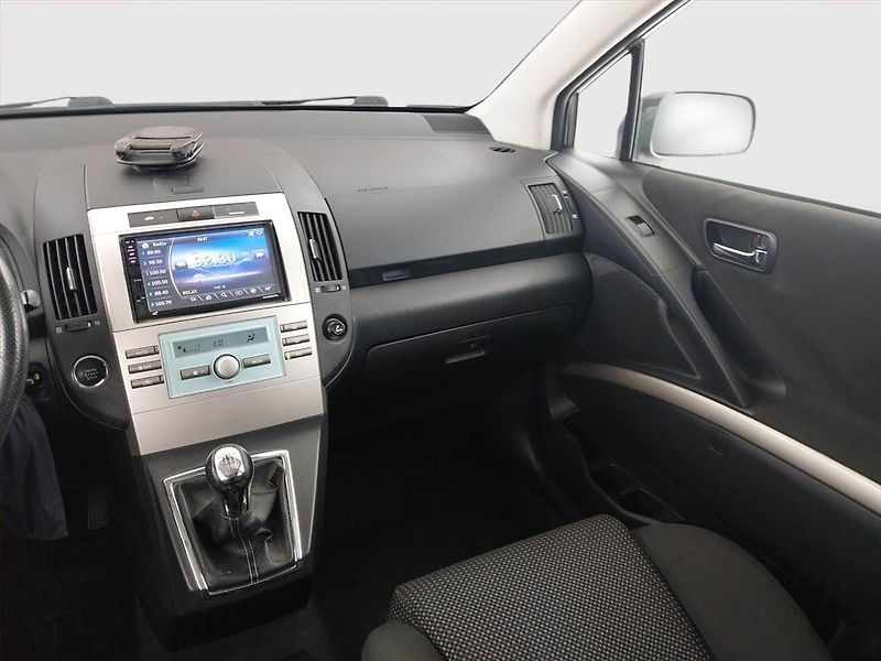 Toyota Corolla Verso (2007) 2.2 D-4D, 7 míst, nová STK - fotka 8 z 19