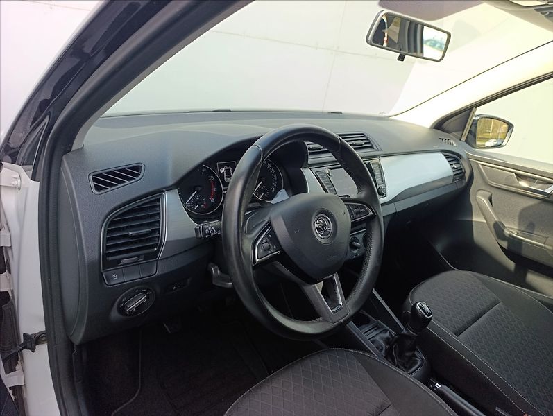 Škoda Fabia 1,0 MPi Klimatizace Tempomat - fotka 13 z 32