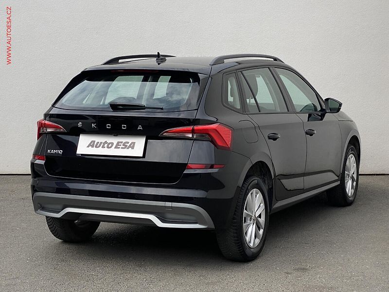 Škoda Kamiq (2023) 1.0 TSi, Ambition, DSG - fotka 4 z 18