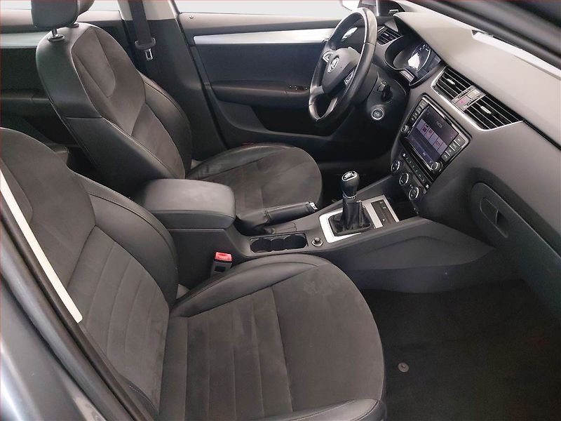 Škoda Octavia (2013) Elegance 2.0 TDI, Xenony - fotka 9 z 17