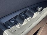 Seat Leon (2018) 1.5TSi MAN FR Virtual PANO RZV - náhled 25