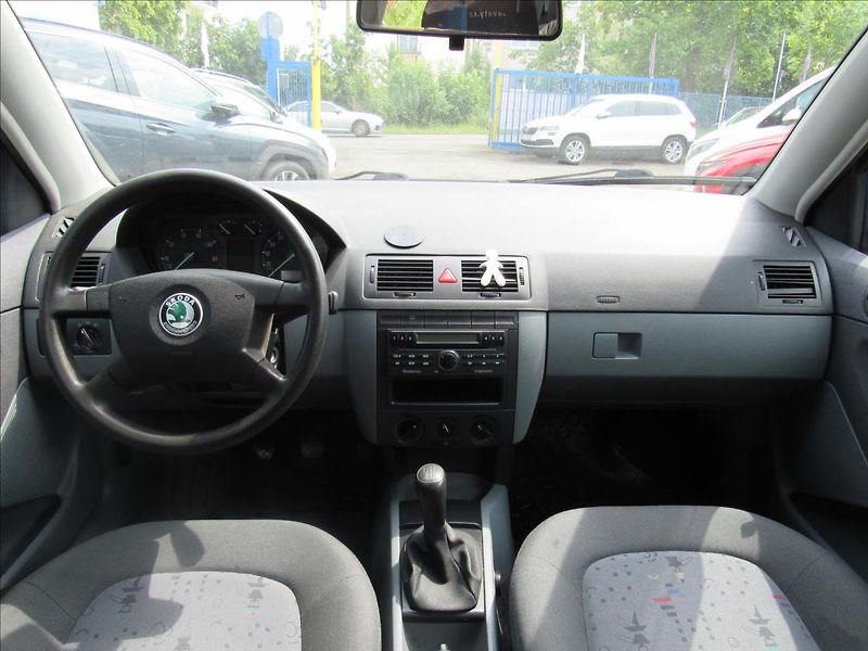 Škoda Fabia 1,2 HTP 40kW - fotka 11 z 24