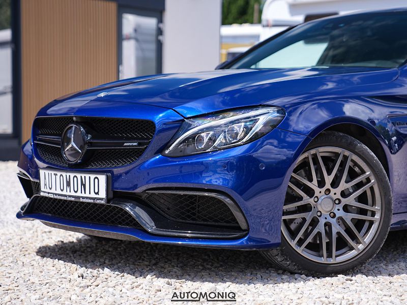 Mercedes-Benz Třídy C (2017) C 63 AMG Burmester, Head-Up - fotka 29 z 37
