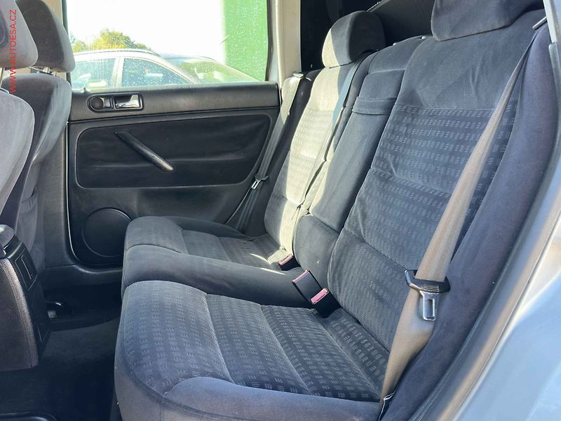 Volkswagen Passat (2003) 1.9TDi, Výhř.sed. - fotka 10 z 16