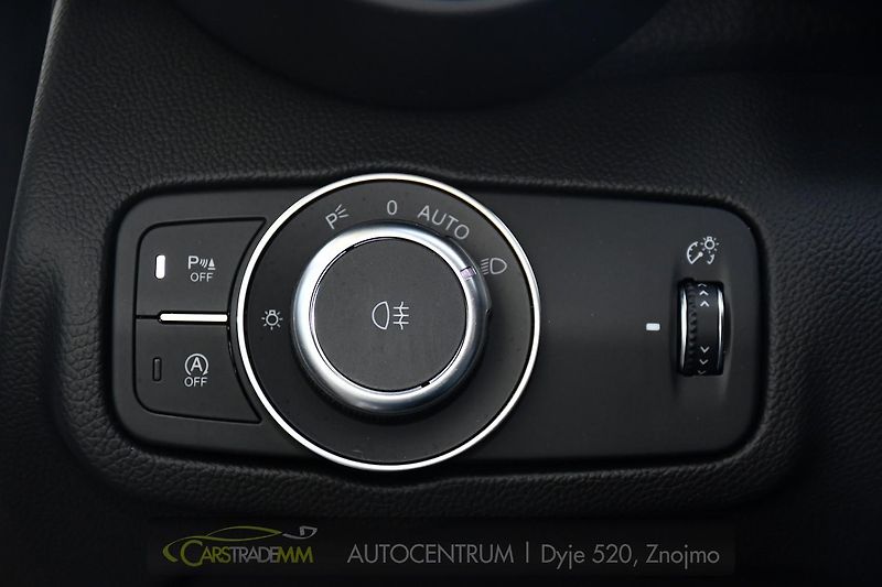 Alfa Romeo Giulia 2.0T 16V 206kW VELOCE AT8 Q4 - fotka 26 z 49