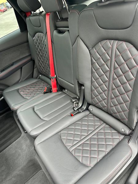 Audi Q7 (2024) S-LINE QUATTRO V ZÁRUCE 360 - fotka 10 z 39