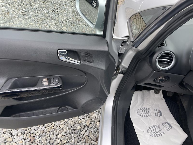 Opel Corsa 1.2i 80PS 141000KM KLIMA STK!! - fotka 159 z 169