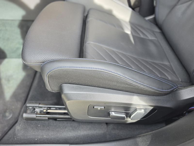BMW X3 (2025) 20d xDrive Mpaket + tažné - fotka 11 z 26