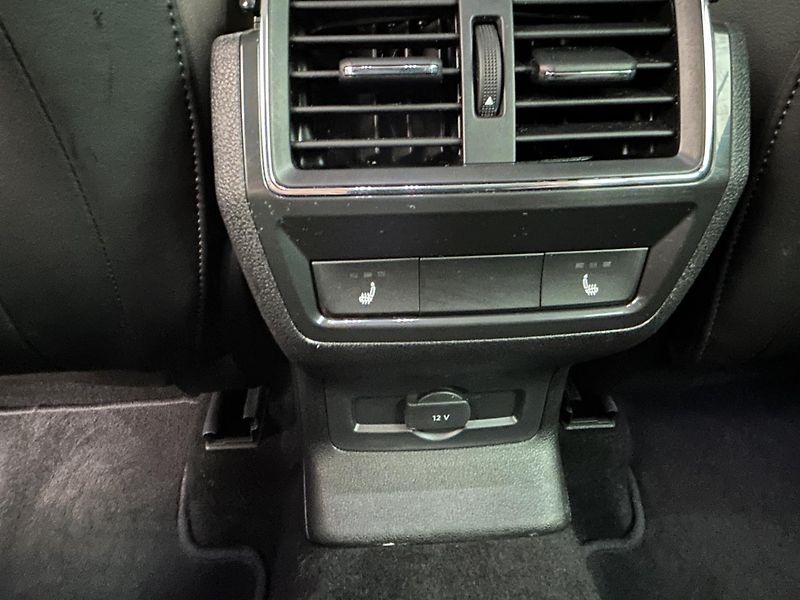 Škoda Karoq 1.5 TSI Top selection - fotka 20 z 28