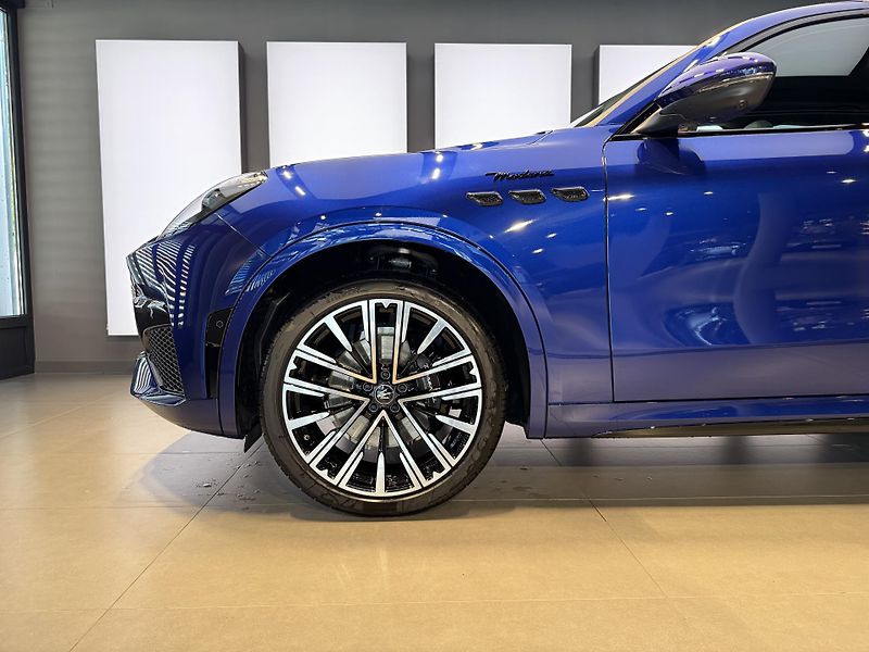 Maserati Grecale (2026) Modena 330HP  - fotka 4 z 20
