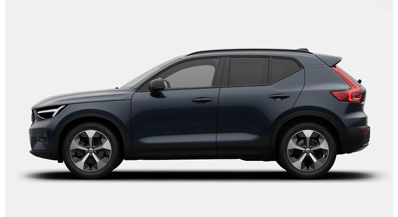 Volvo XC40 (2026) B4 ULTRA DARK AUT - fotka 2 z 13