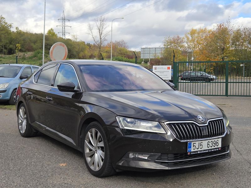 Škoda Superb 2,0TDi lze na splátky VŠEM! - fotka 3 z 11