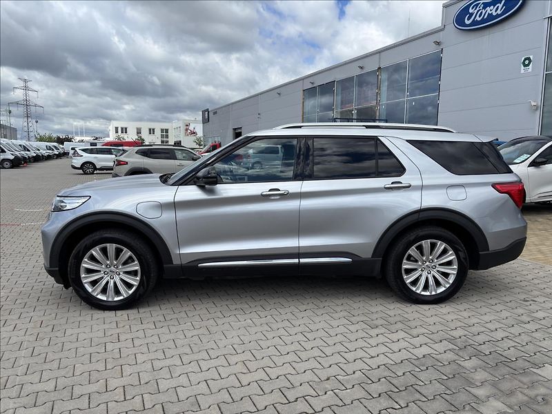 Ford Explorer 3,0 V6 PHEV Platinum AWD 7Míst - fotka 2 z 65