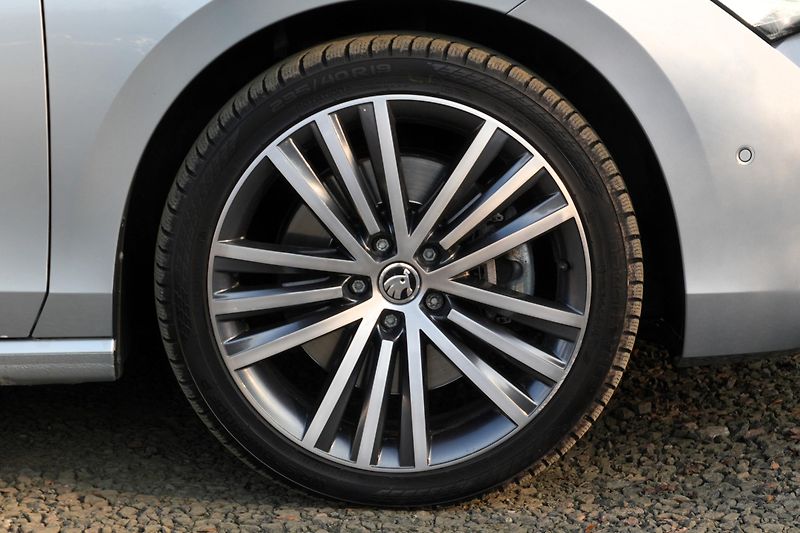 Škoda Superb 2.0 TSI, L&K, ČR, 4x4, Záruka - fotka 10 z 43