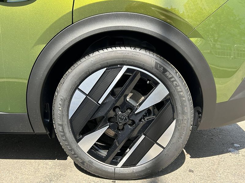 Peugeot 408 (2026) GT 240 e-DCS7 1,6 PureTech - fotka 11 z 26