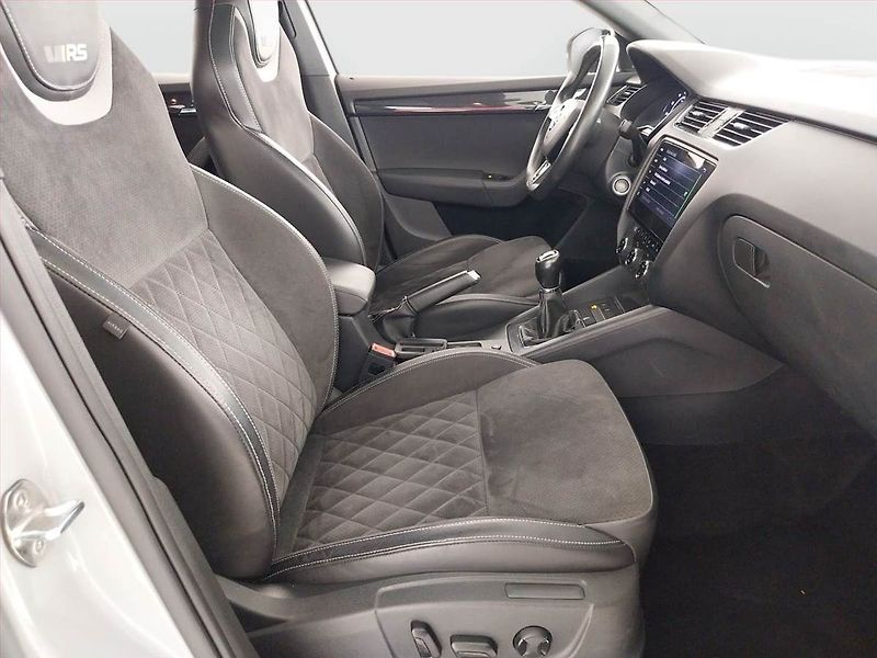 Škoda Octavia (2017) RS 230 2.0 TSI - fotka 9 z 24