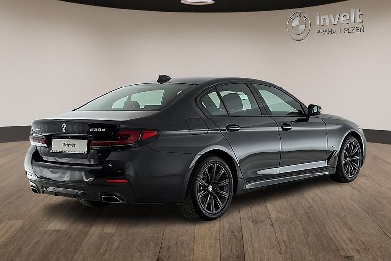 BMW Řada 5 530d xDrive - fotka 3 z 17