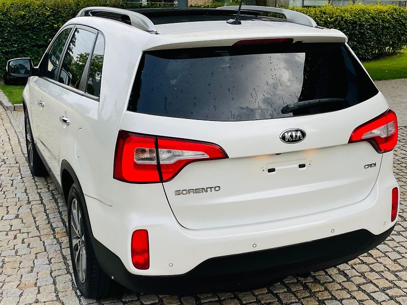 Kia Sorento 2.2D 4x4 MANUÁL KAMERA TAŽNÉ - fotka 17 z 48
