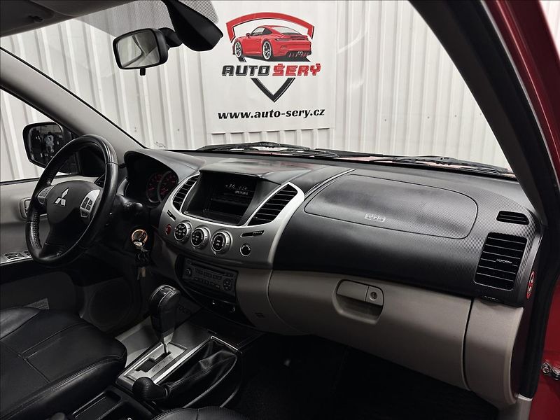 Mitsubishi L200 2.5DI-D INTENSE 4WD HARDTOP - fotka 29 z 35